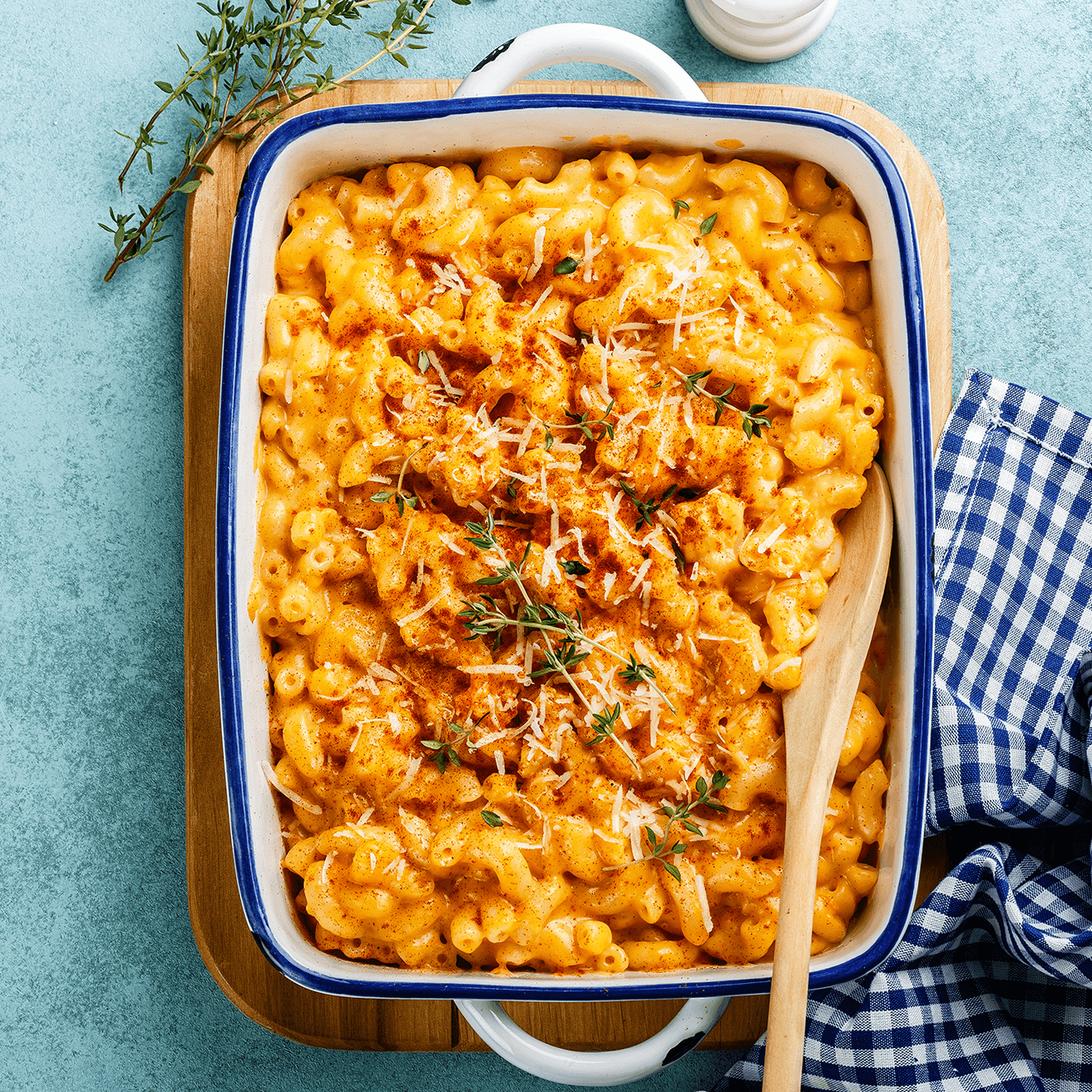 Macaroni pasta and cheese sauce