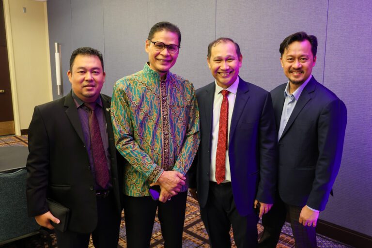 Networking at the VIP Session—from left to right: Mohamad Samir Bin Sulaiman, Senior Assistant Director at JAKIM, Malaysia; Khathawut Lohmud Murad, Head of International and Public Relations at CICOT, Thailand; Muhammad Faizal Bin Othman, Director of Halal Development at MUIS, Singapore; and Ismail Fitrey, Manager of Halal Certification and Halal Development at MUIS, Singapore.