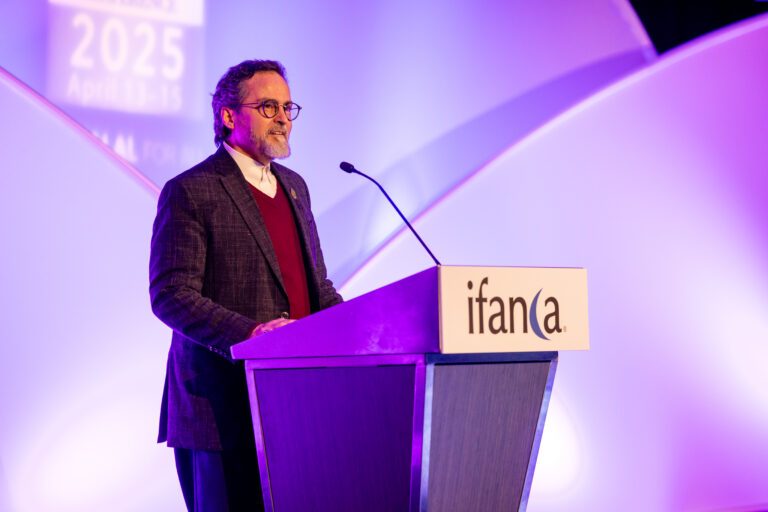 Renowned scholar Shaykh Hamza Yusuf addressed the audience, reflecting on the role of food in the Muslim faith and emphasizing the ethical responsibility to care for the environment.