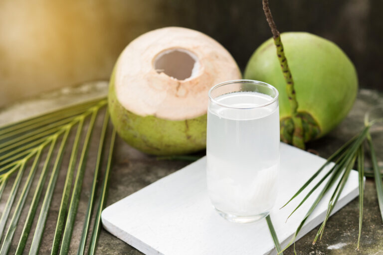Coconut juice,Drink coconut water